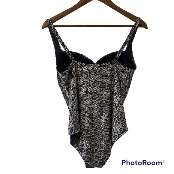 Niptuck One-Piece Navy IKat Ruched Swimsuit- 12 - Picture 5 of 12